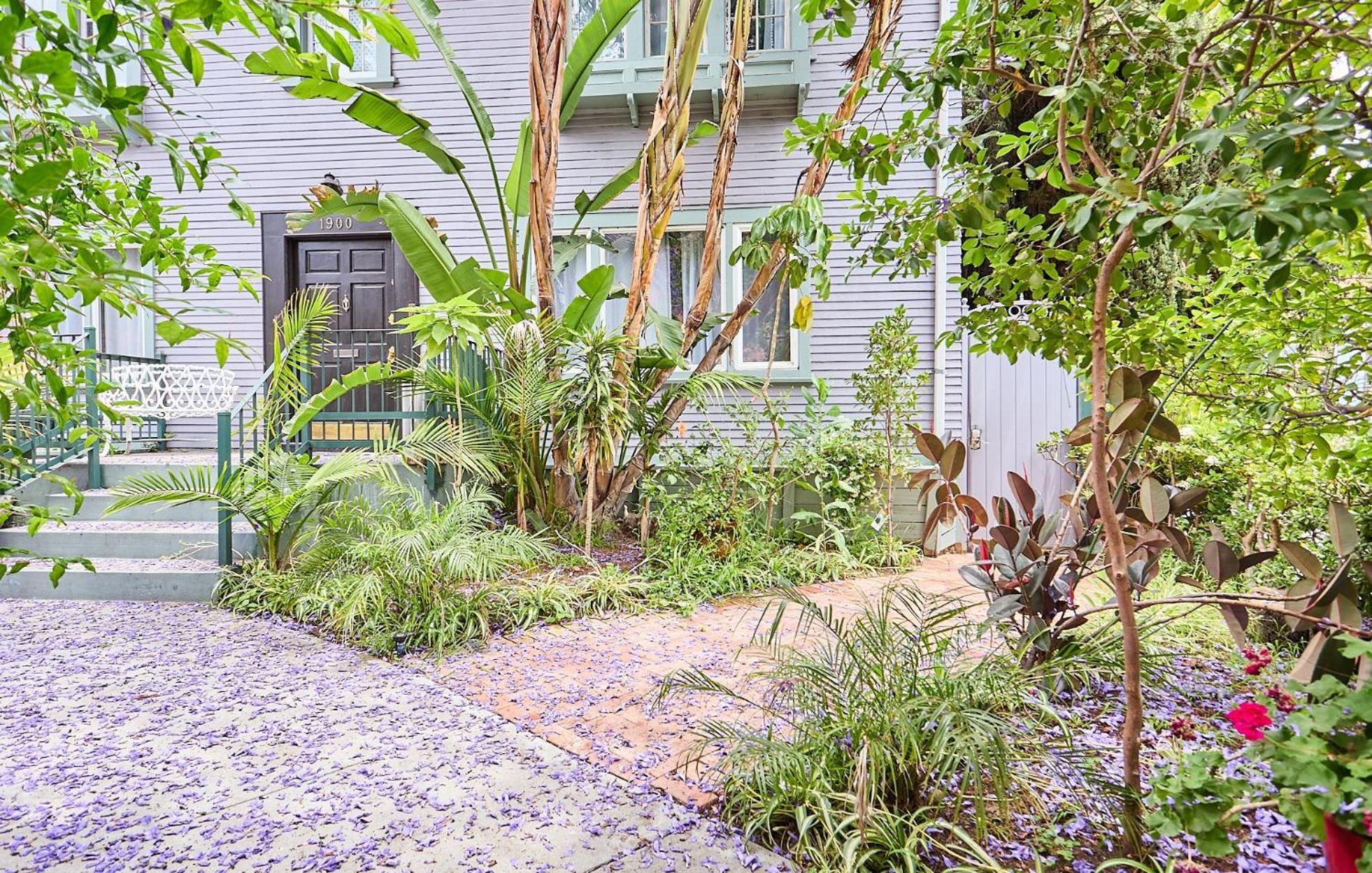 Hollywood Home — Photos 1